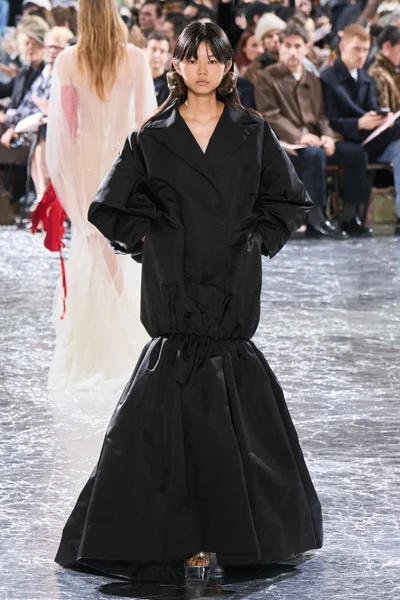 Look 30